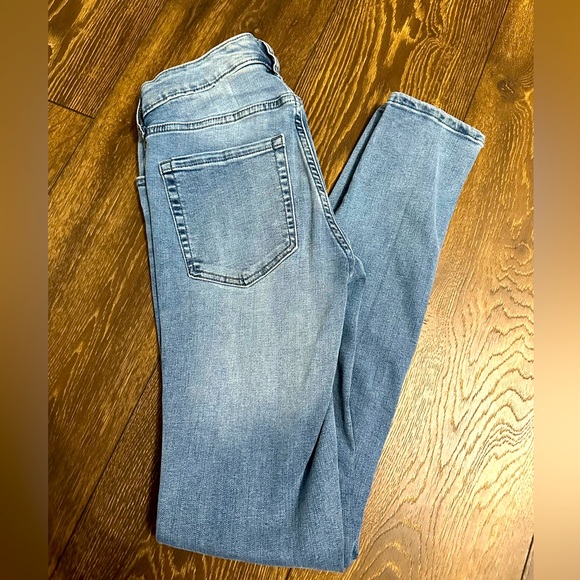 Aeropostale Women’s 6 Long Jeans - Picture 1 of 6